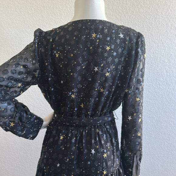 UNTUCKit Starry Belted Robyn Dress - Picture 8 of 9